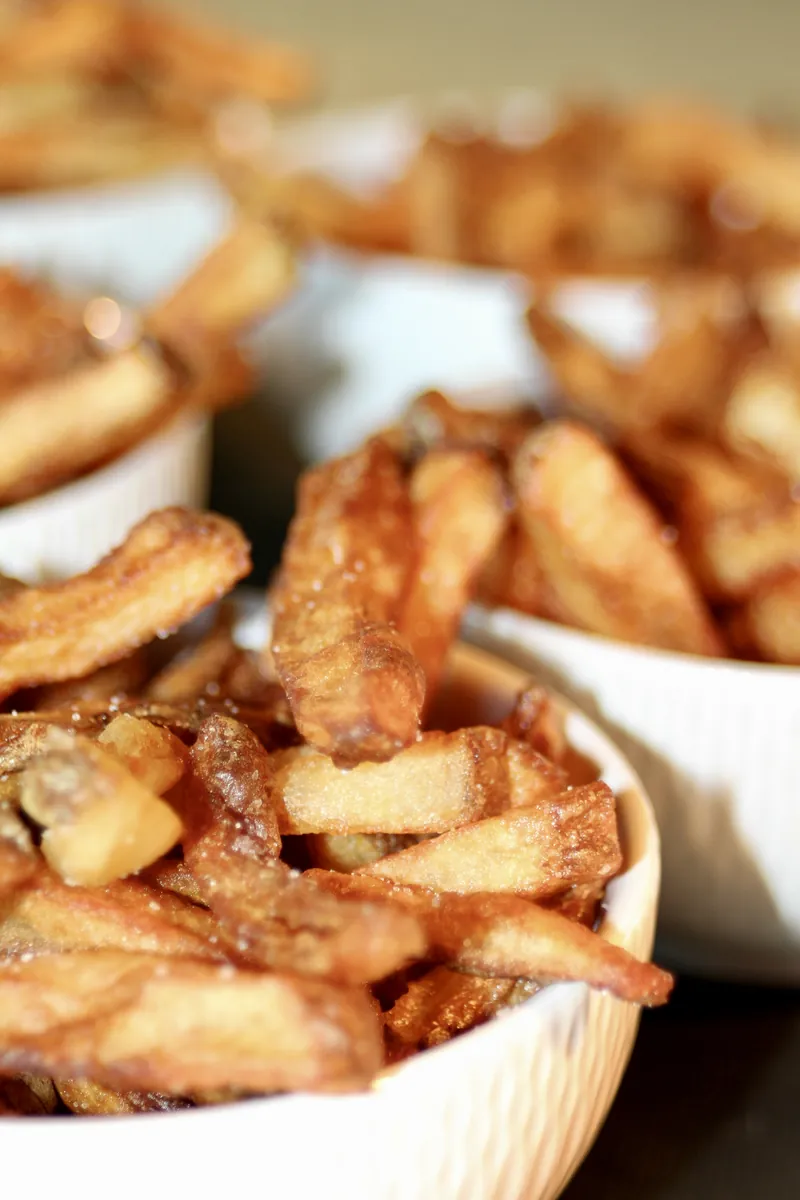 Skai's pommes frites i skål
